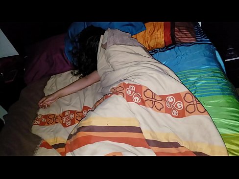 ❤️ Stepson rimprovera a so ghjovana matrigna mentre dorme. ❌ Super porn à noi ❌️